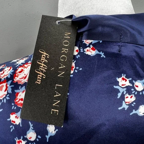 Morgan Lane Satin Robe Blue Floral Rose Print size S/M FabFitFun NWT - Picture 4 of 6